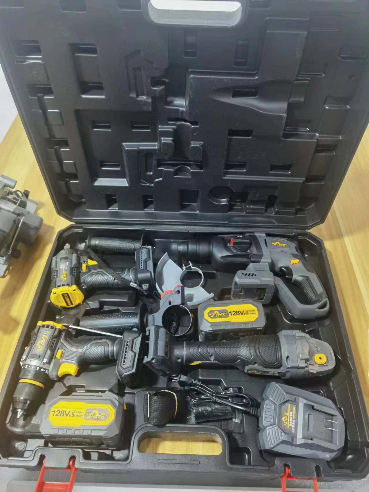 Professional 20V Electric Cord - Combo Power Tools recensione e prezzo